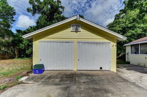 1002 Church St, Deland, FL 32720-3902