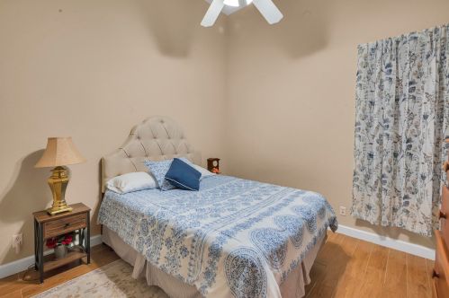 466 Dover Ct, Fort Pierce FL  34983-3414 exterior