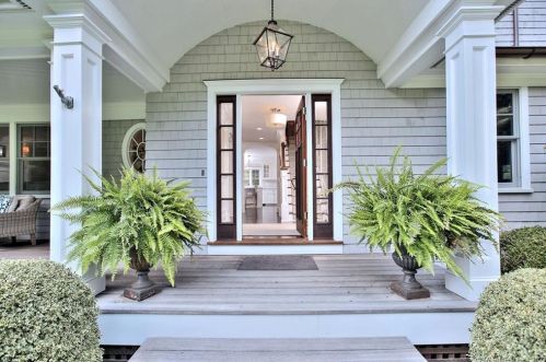 95 Carriage Dr, Southport, CT 06890-1219