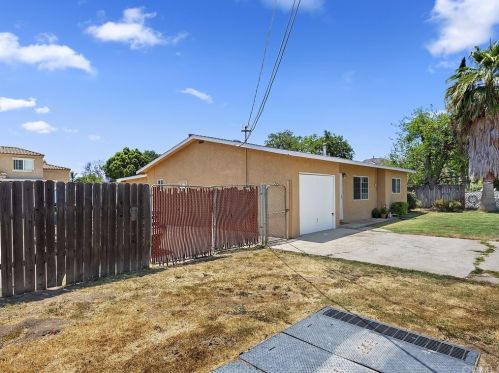 11130 Gramercy Pl, Riverside, CA 92505-2517
