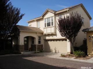 5345 Cottage Cove Dr, Riverbank, CA 95367-9478
