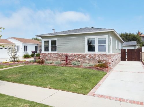 5527 141st St, Hawthorne, CA 90250-6411