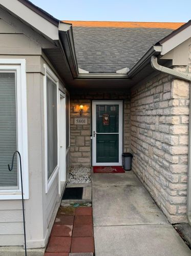 5801 Ravine Creek Dr, Darbydale, OH 43123-8593