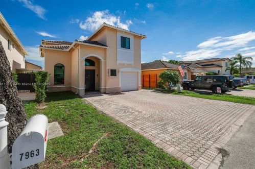 7963 195th Ter, Hialeah, FL 33015-6333