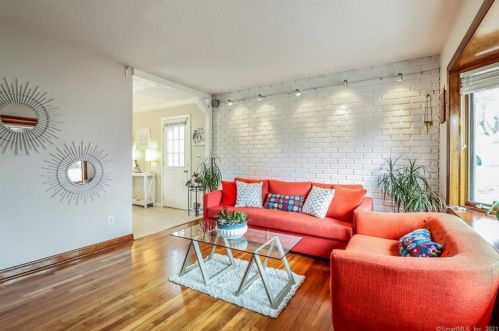21 Beverly Dr, Ansonia, CT 06401-2509