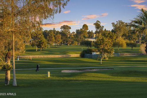 41 Biltmore Est, Phoenix AZ 85016-2819 exterior