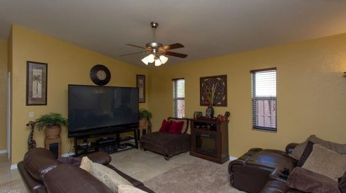 20 Crestwood Cir, Lehigh Acres FL 33936-5900 exterior