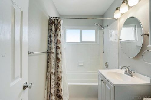 4101 Morrell St, San Diego CA 92109-4641 exterior