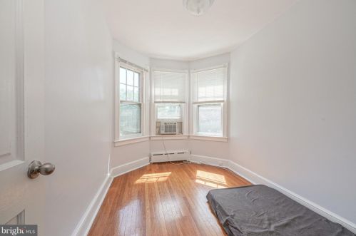 404 Maple Ave, Camden NJ  08109-2021 exterior