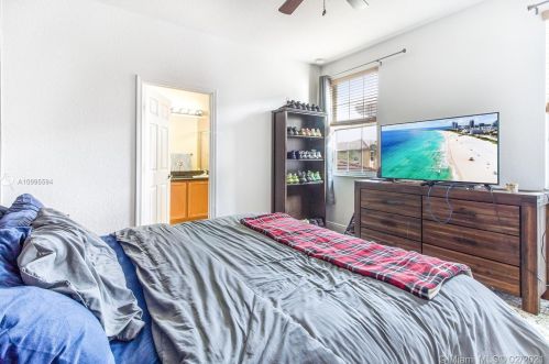 1121 147th Ter, Hollywood FL  33027-6182 exterior