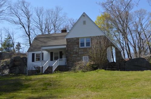 16 Cedar Crest Rd, Bridgeport, CT 06611-4841