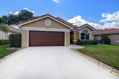 8561 Tourmaline Blvd, Boynton Beach, FL 33472-2421