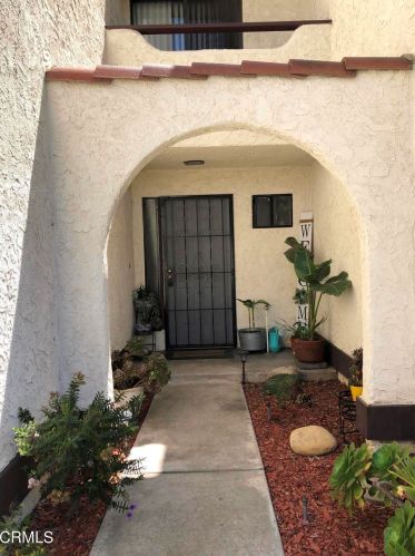 352 Bard Rd, Oxnard, CA 93033-7195