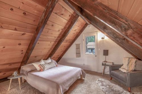 818 Rainbow Blvd, Big Bear City CA  92314-9654 exterior