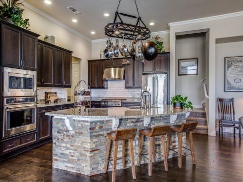 9624 Crestview Dr, Denton TX  76207-6771 exterior