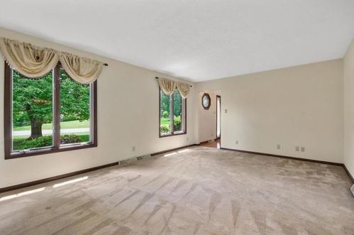 1605 Mountain View Dr, Gibsonia PA 15044-9274 exterior