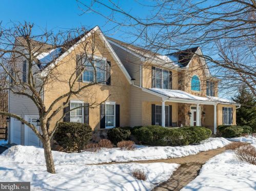 902 George Pitt Dr, Downingtown, PA 19335-4144