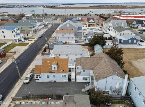 250 Hancock Ave, Pelican Island NJ  08751-2043 exterior