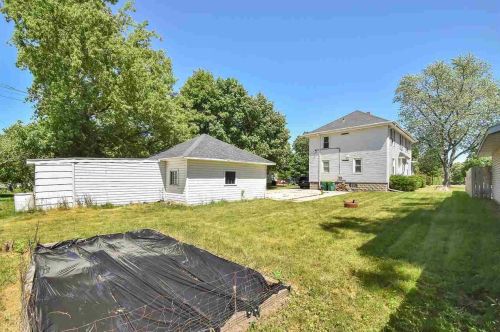 914 Clay St, Green Bay, WI 54301-3419