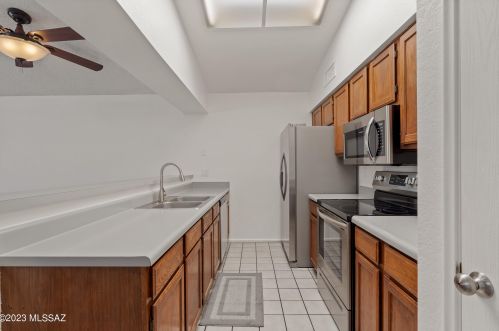 985 Lyman Ln, Tucson, AZ 85704-3764