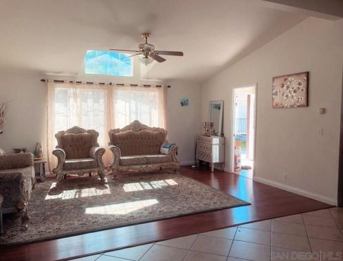 2885 Chollas Rd, San Diego CA 92105-4817 exterior