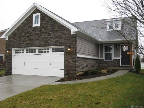 5751 Dill Blvd, Englewood, OH 45315-7937