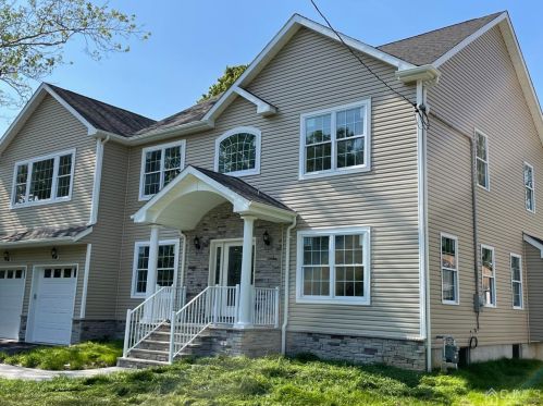 22 Herbert Dr, East Brunswick NJ  08816-2219 exterior