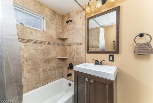 18 Outlook Ave, Mount Olive NJ  07828-2919 exterior