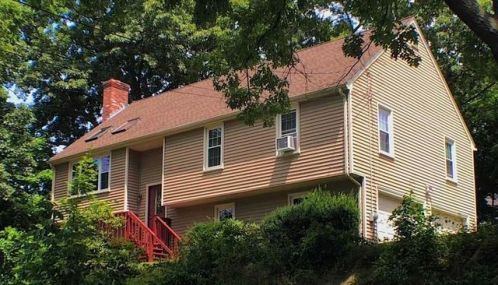 15 Inman St, Hopedale, MA 01747-1109