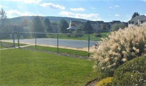 165 Lindfield Cir, Macungie PA  18062-1122 exterior