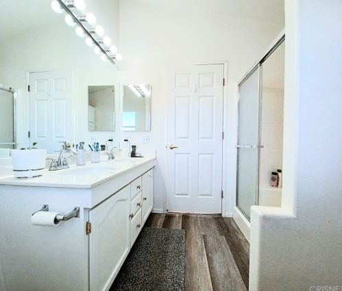 19778 Canyon View Dr, Santa Clarita CA  91351-5717 exterior
