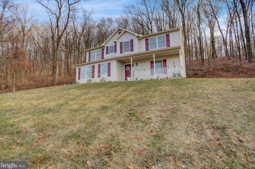 417 Acer Dr, Blandon, PA 19510-9553