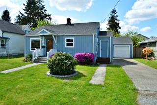 510 9th St, Puyallup, WA 98371-4206