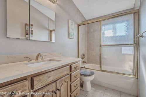 52 Margaret St, Old Bridge NJ  08857-2559 exterior