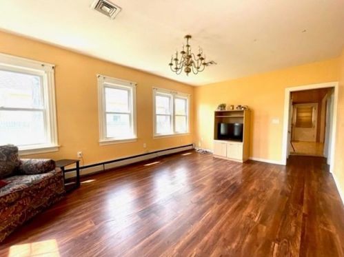 9 Cecile St, Lincoln RI  02865-3249 exterior