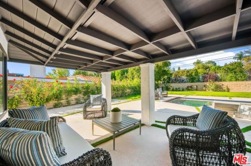22551 Jameson Dr, Calabasas CA  91302-5854 exterior