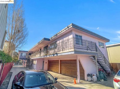 1515 Harmon St, Berkeley, CA 94703-2663