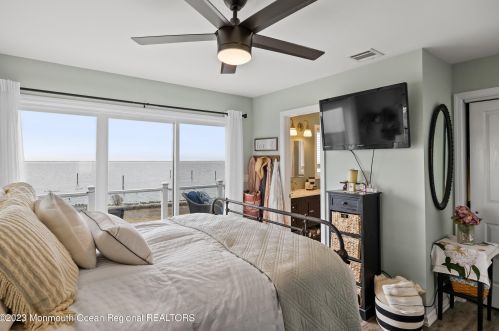 1600 Bch Blvd, Lacey NJ  08731-5031 exterior