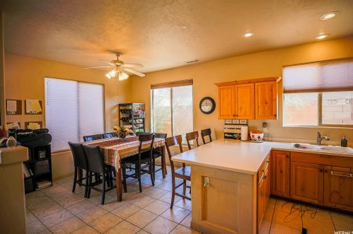 2048 1940, Saint George UT  84770-4718 exterior