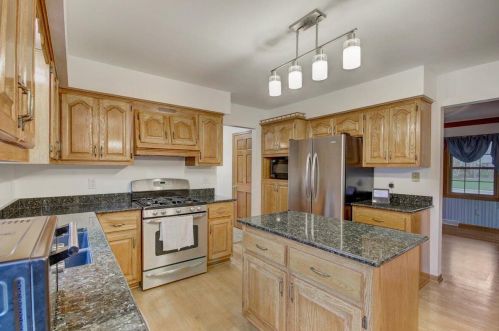 13125 Wade Dr, Waukesha, WI 53151-9013