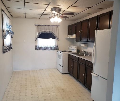 951 36th St, Manitowoc, WI 54220-4704