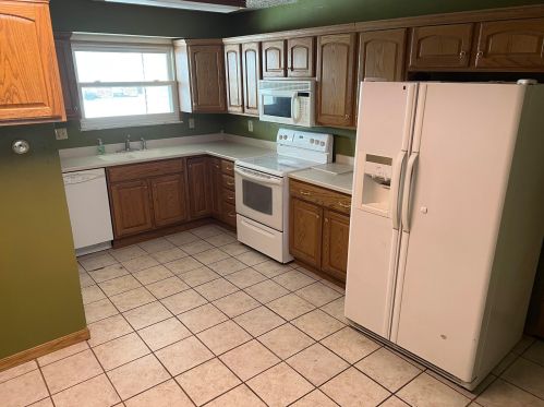 222 Hathaway Rd, West Jefferson, OH 43162-1037