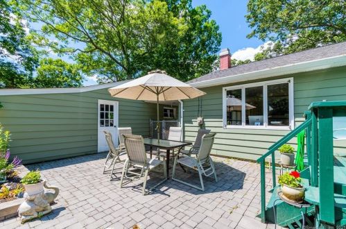 10 Lee Dr, Lyme CT  06371-2111 exterior