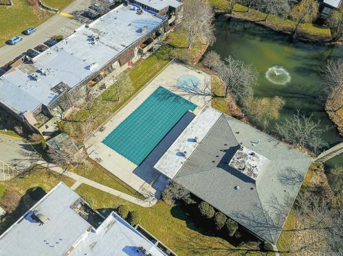 14 Ledgebrook Dr, Norwalk CT  06854-1015 exterior