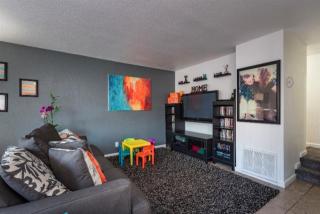 6630 3rd St, Fresno, CA 93710-4028