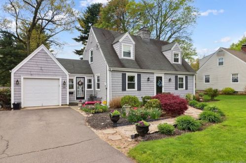 214 Broad St, Plainville, CT 06062-2106