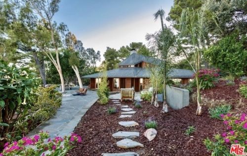 2440 Minard Rd, Topanga CA  90290-3402 exterior