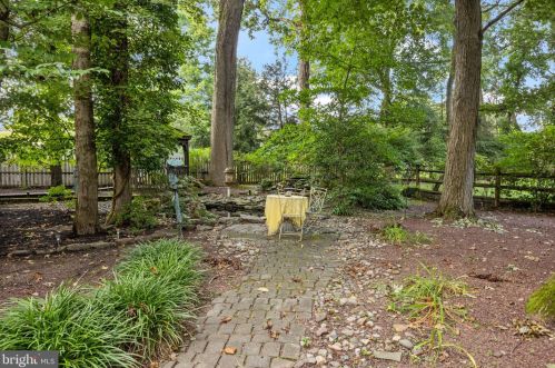 402 Ramsey Rd, Yardley PA 19067-4642 exterior