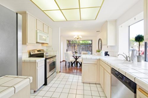 589 Union Ave, Campbell CA  95008-5009 exterior