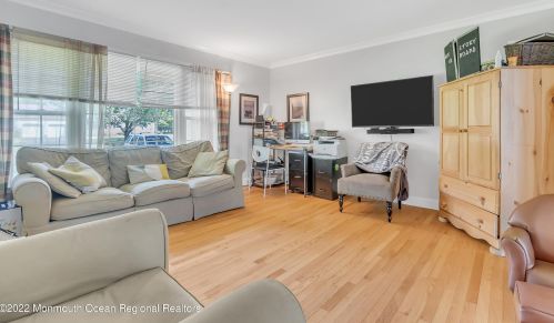 43 Emma Pl, Tinton Falls NJ  07724-1901 exterior